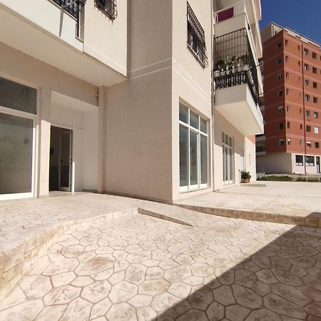Hergi Apartament Vlore Luaran gambar