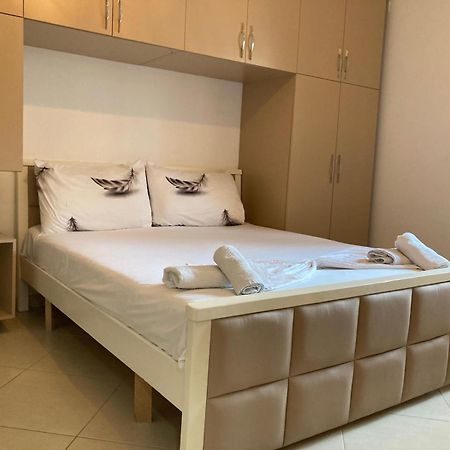 Hergi Apartament Vlore Luaran gambar