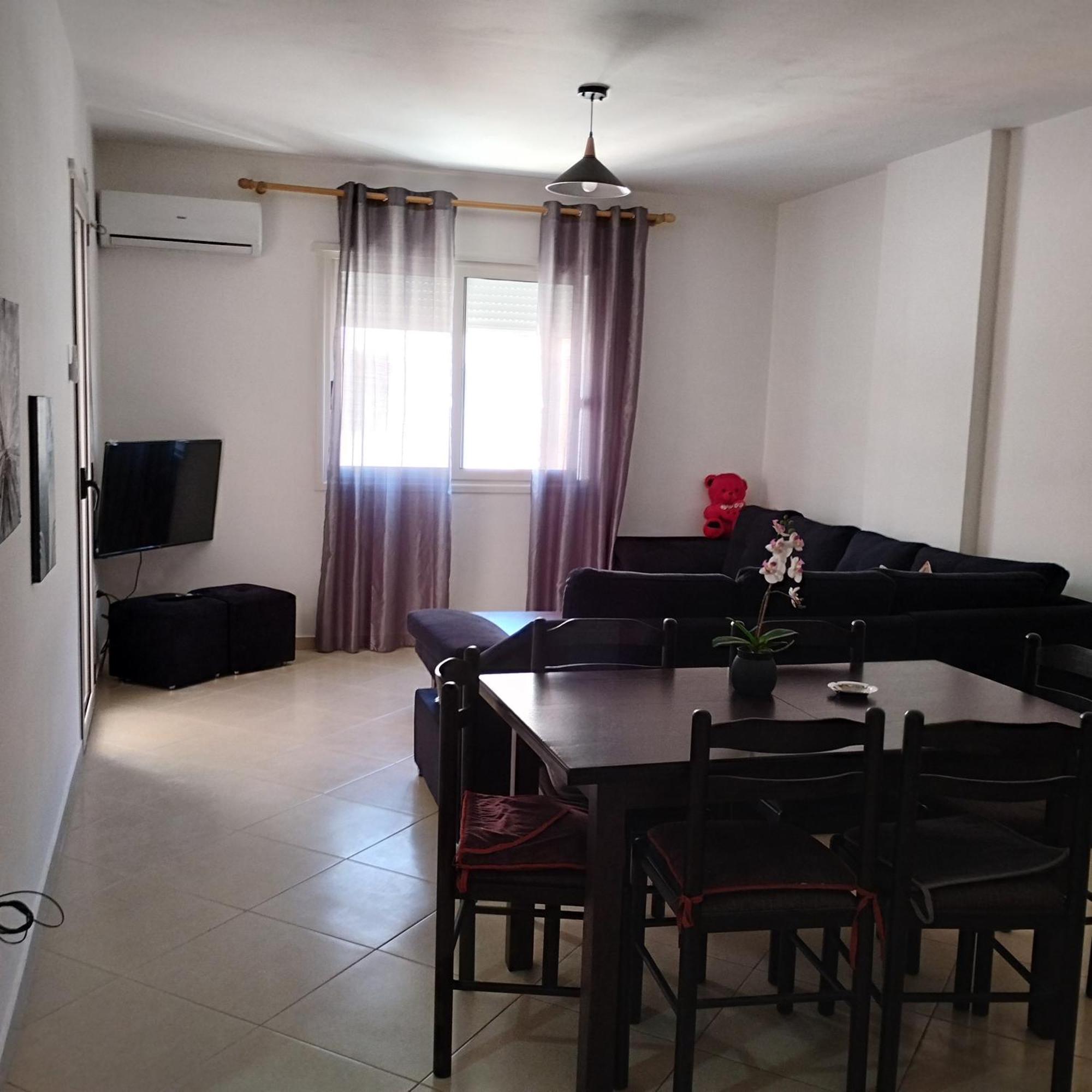 Hergi Apartament Vlore Luaran gambar
