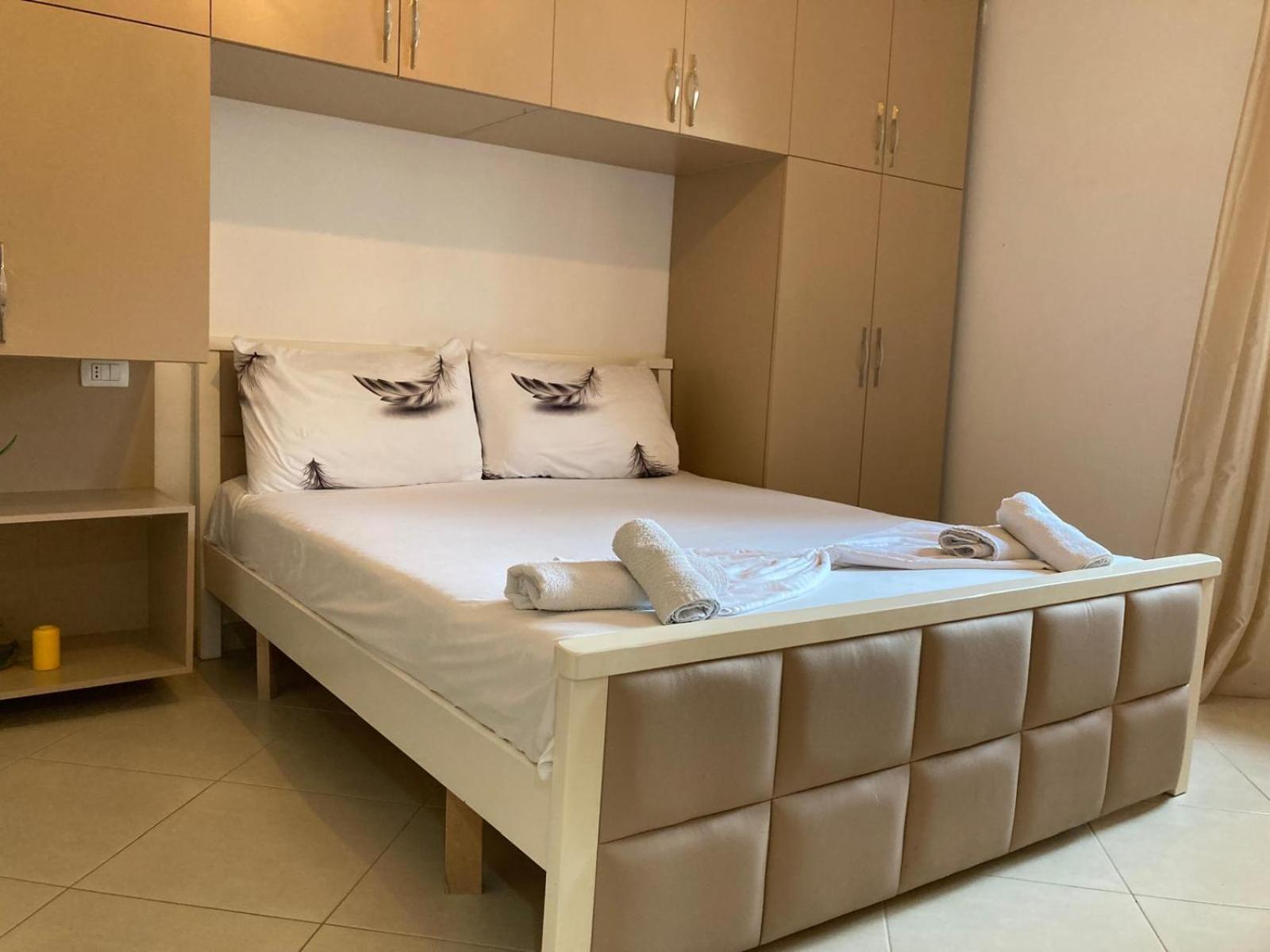 Hergi Apartament Vlore Luaran gambar
