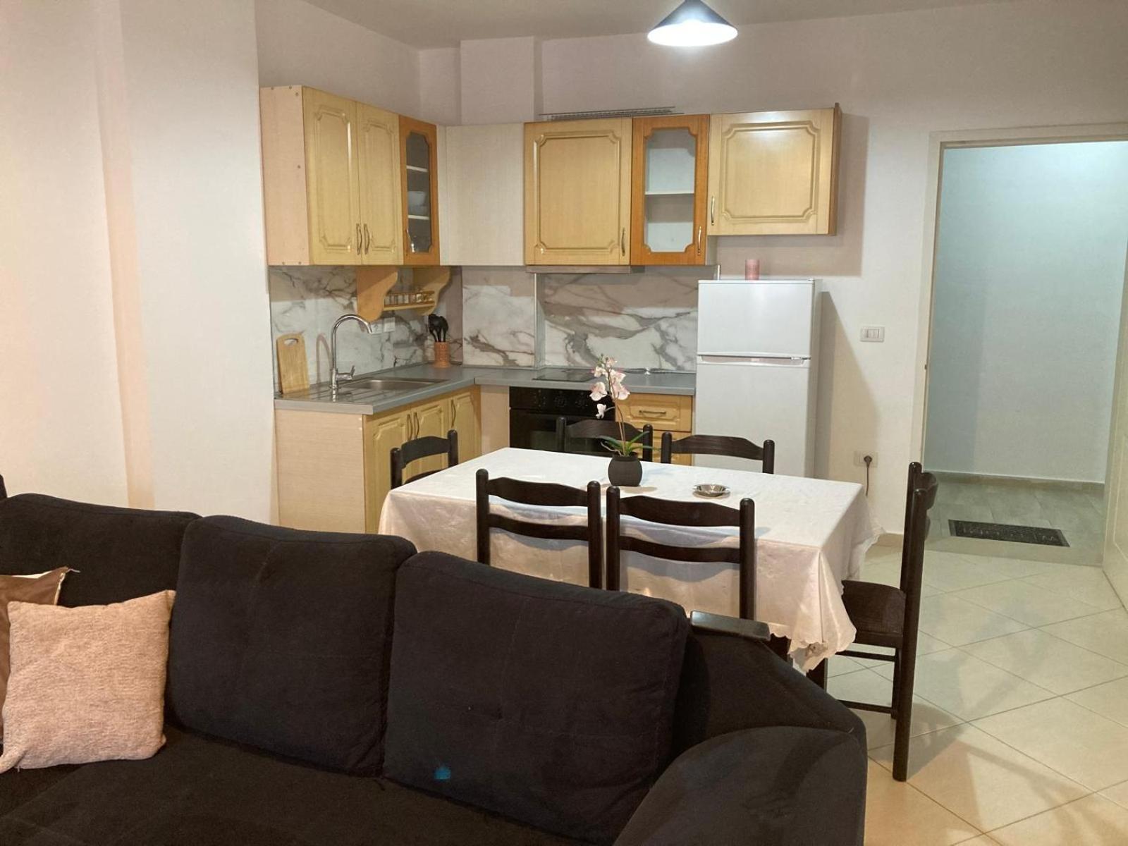 Hergi Apartament Vlore Luaran gambar